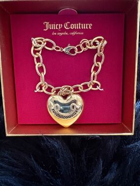 Juicy Couture Gold Heart Pendant Link Bracelet